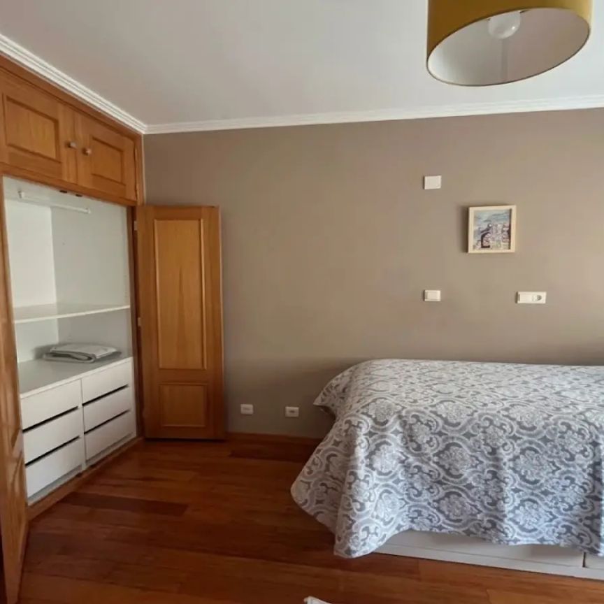 Room in a shared 1-bedroom apartment for rent in Cascais - Photo 1