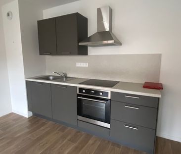 Location Appartement 3 pièces 62m² ARMENTIERES 59280 - Photo 4