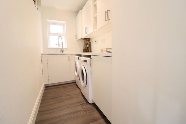 5 bedroom detached house to rent - Photo 1