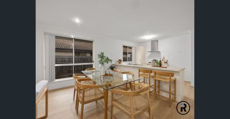 Modern family living in sought-after Augustine Heights - Photo 4