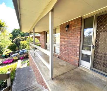 CHARMING 4 BEDROOM FAMILY HOME - Photo 5
