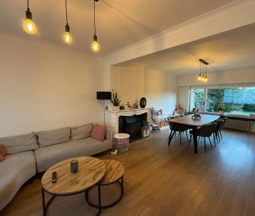 Ruime gezinswoning met tuin op een kindvriendelijke locatie. - Foto 1