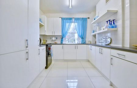 4 bedroom terraced house to rent - Photo 2