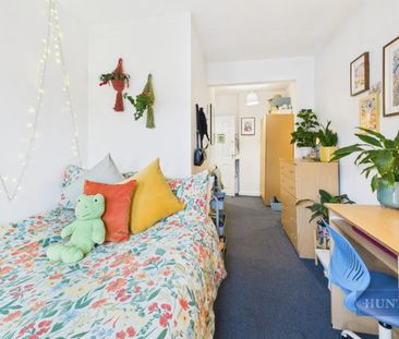 4 bedroom House To Let - Photo 4