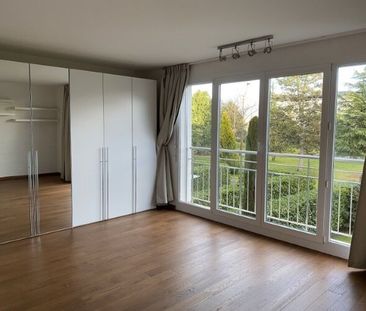 Appartement moderne de 5½ pièces avec jardin, cheminée et cave à vin - Photo 4