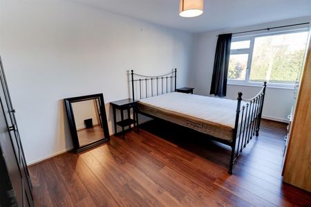 2 BED Flat To rent - Photo 2