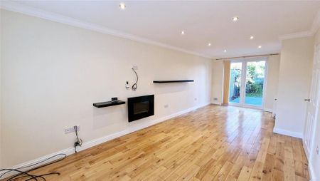 3 bedroom detached house to rent - Photo 2