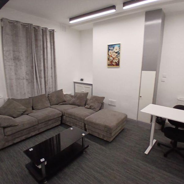 3 bedroom apartment to rent - Photo 1