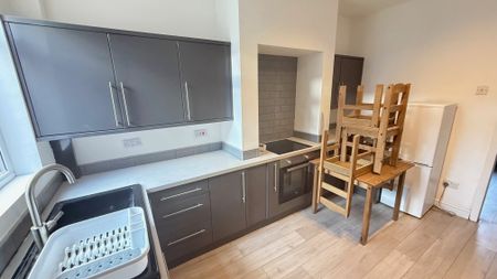 Goosebutt Court, Rotherham, Parkgate - Photo 5