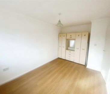 3 bedroom end of terrace house to rent - Photo 6