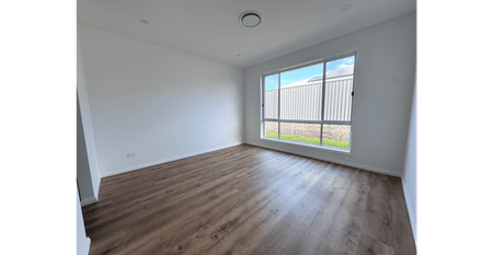 Beautiful Modern Family Home - Stylish, Bright & Effortlessly Comfortable - Photo 5