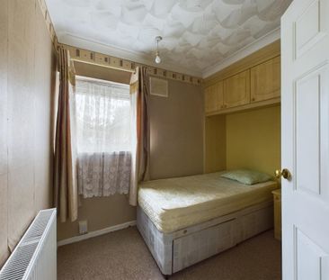 3 bedroom flat to rent - Photo 4