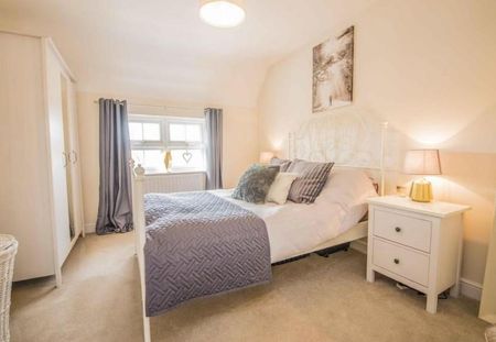 2 bedroom apartment to rent - Photo 4