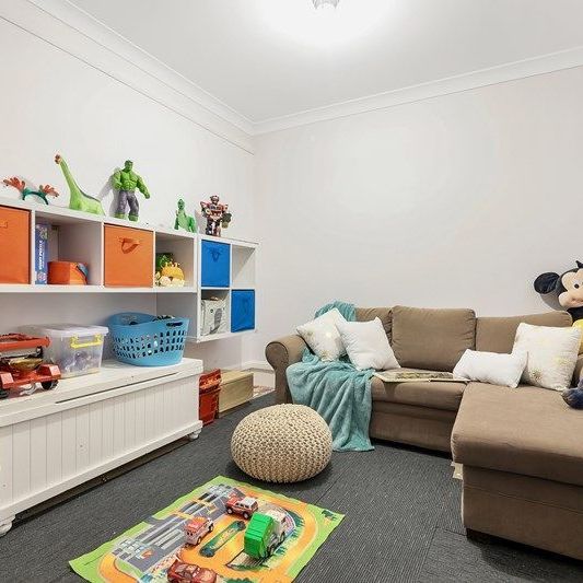 Great Family Home - Spacious 3 Bedroom House! - Photo 1