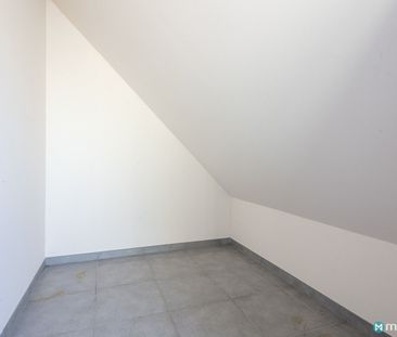 INSTAPKLAAR APPARTEMENT MET TWEE SLAAPKAMERS IN HET CENTRUM VAN BILZEN - Photo 1