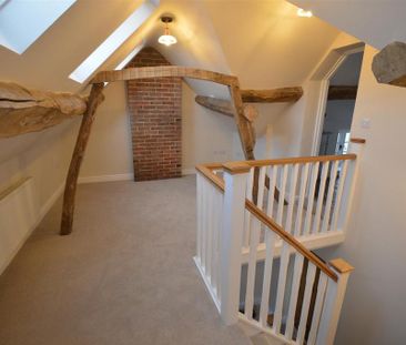 2 bedroom terraced house to rent - Photo 4