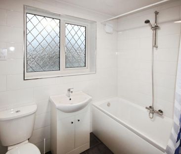 2 bedroom semi-detached house to rent - Photo 6