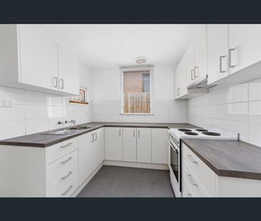 12 William Street, Seddon, Vic 3011 - Photo 2