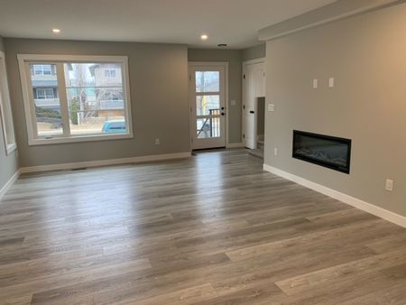 Like New Duplex! Modern 3 Bedroom, 2.5 Bathroom Home - Photo 2