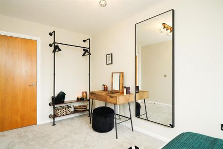 3 bedroom apartment to rent - Photo 4