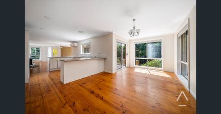 Sunny 3-Bedroom Home in Quiet Cul-de-Sac - Photo 2