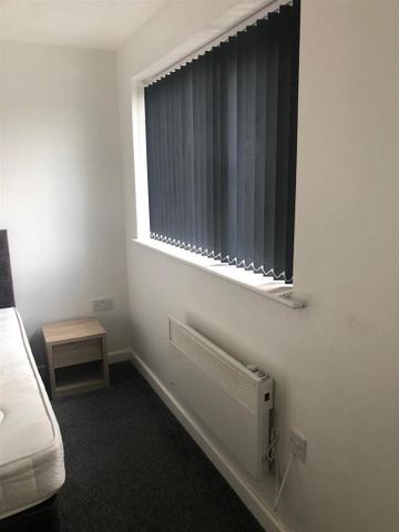 3 bedroom apartment to rent - Photo 5