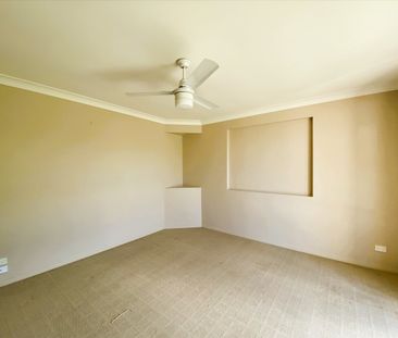 Large Family Home in Sought After Pacific Pines Location! - Photo 5