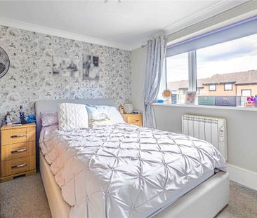 1 bed Upper Floor Flat for rent - Photo 5