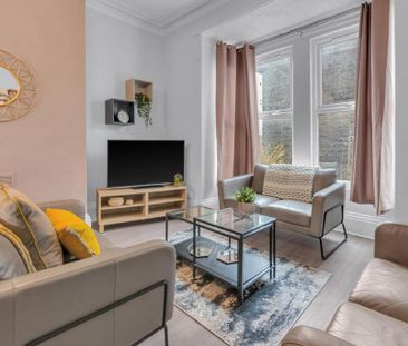6 bedroom house to rent - Photo 1