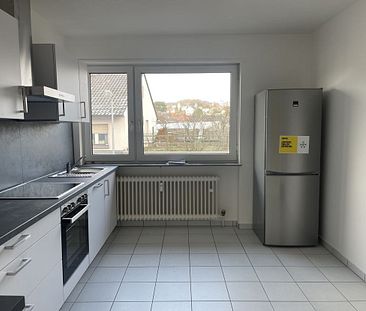 SEHR GEPFLEGTE 3ZKB-WOHNUNG MIT BALKON UND STELLPLATZ! - Photo 2