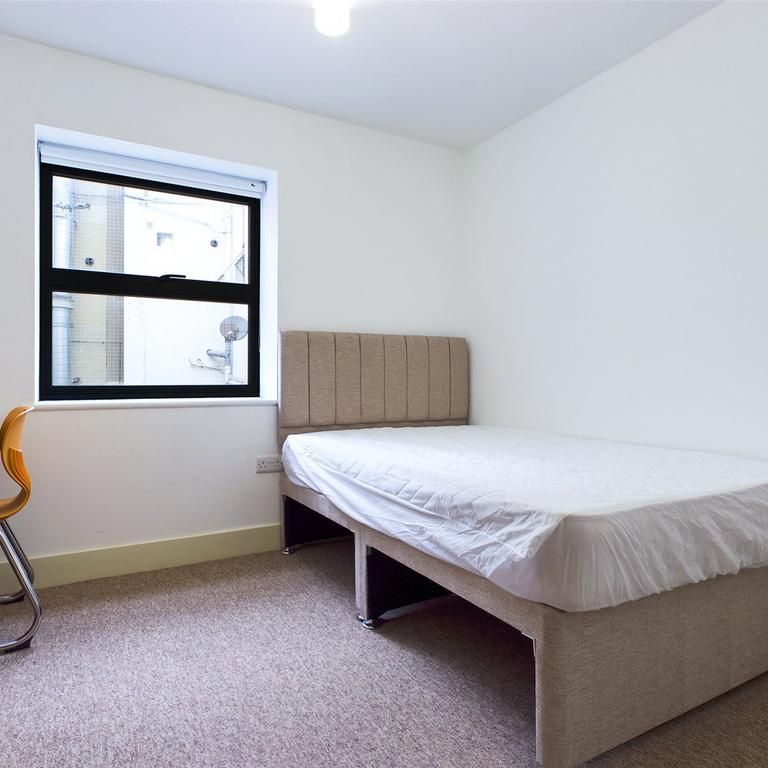 Studio to rent - Photo 1