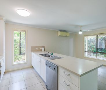 19 Parkview Street, Bahrs Scrub QLD 4207 - House For Rent | Domain - Photo 1