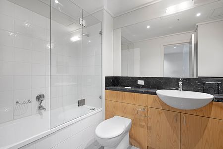 Inspired Southbank Retreat with Flexible Floorplan and Flawless Finishes - Photo 4