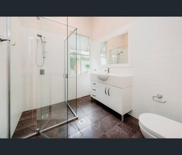 363 Milton Road, Auchenflower, Qld 4066 - Photo 2