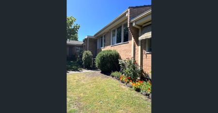 Best LOCATION yet peaceful and quiet - Photo 5