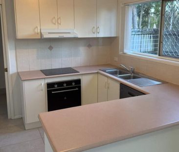 Spacious Three-Bedroom Apartment in Prime Southside Location - Photo 1