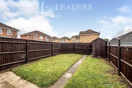 Honeysuckle Way, Bedford, MK41 - Photo 2