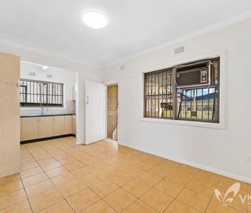 2 Bedrooms + Living room + Dining area family home in Chester Hill. - Photo 3