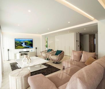 Detached Villa in Nueva Andalucía - Photo 1