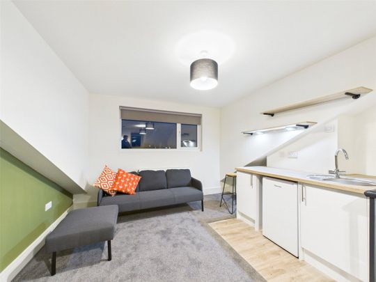 Lower Regent Street, Beeston, Nottingham, NG9 - Photo 1