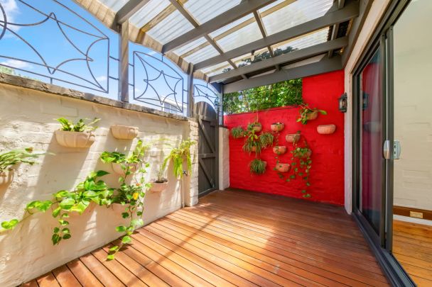 A Truly Enchanting Two-Bedroom Terrace in the Heart of Bondi Junction - Photo 1