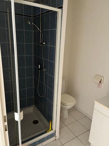 Location Appartement 1 pièce 31m² VALENCE 26000 - Photo 2