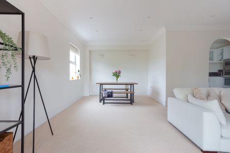 Queensborough House North, 16 Oatlands Chase, Weybridge, KT13 flat to rent - Photo 3