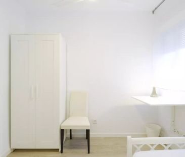 Single Bed in Stylish rooms ideal for female professionals and post... - Photo 6