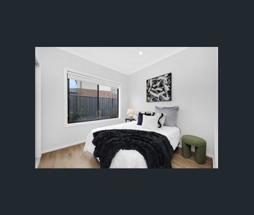 Modern 3-Bedroom Home with Double Garage in Donnybrook - Photo 6