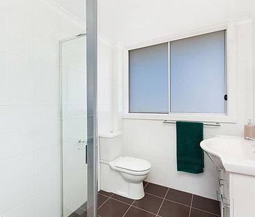 Perfectly positioned One Bedroom in North Bondi - Photo 2