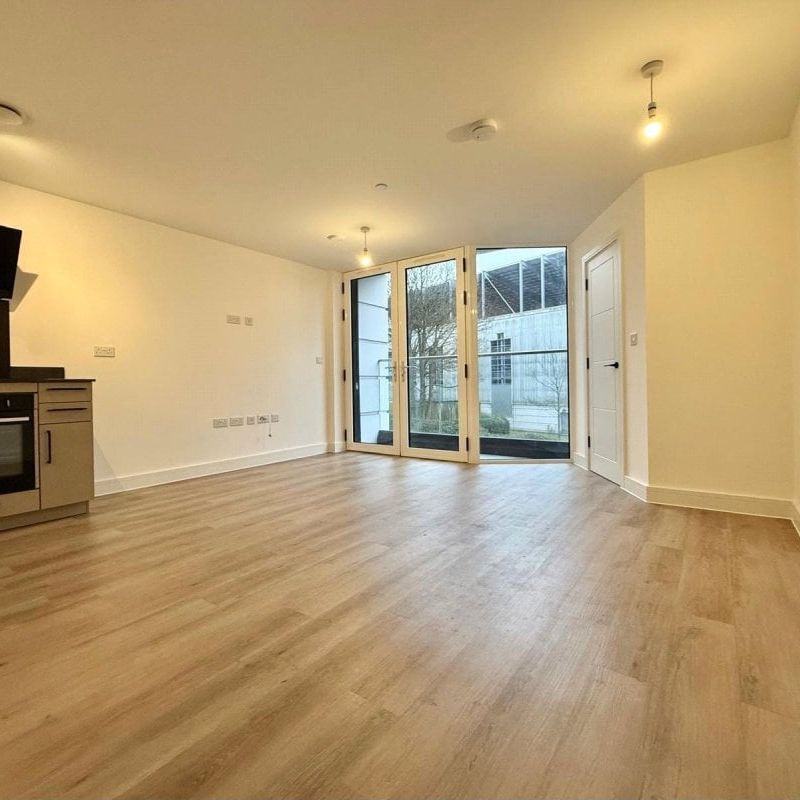 Commercial Road, Poole, Dorset, BH14 - Photo 1