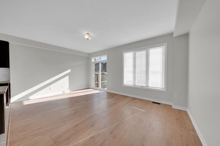 For Lease - 27 Sharpe Crescent, New Tecumseth, Ontario - Photo 3