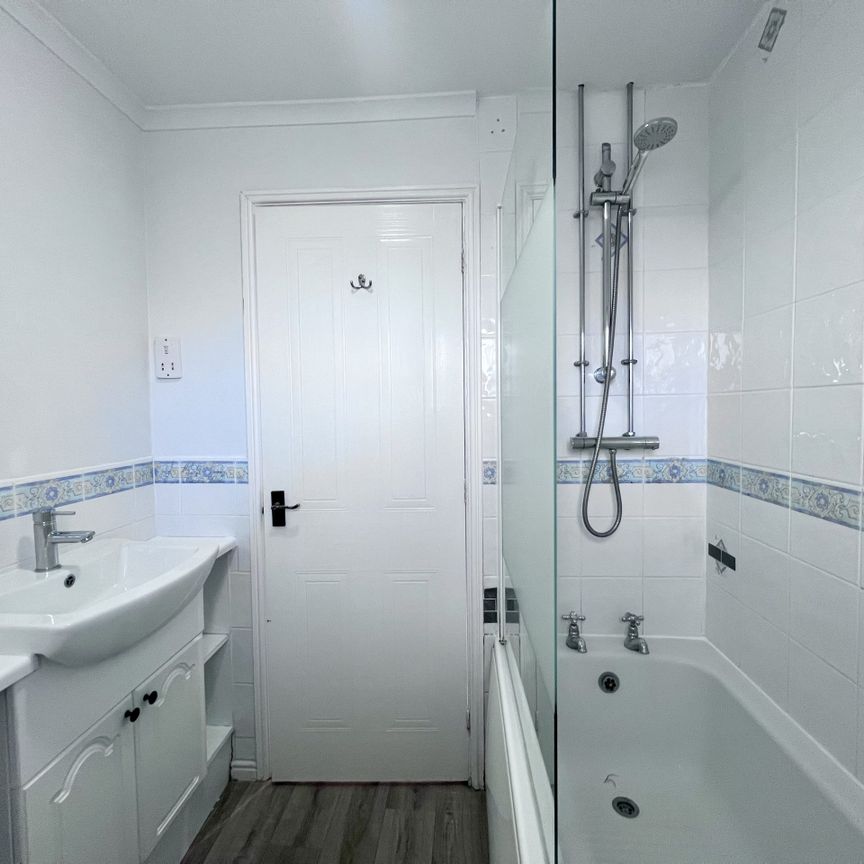 Awsworth Place, Bircotes, DN11 - Photo 1