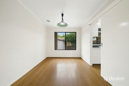 17 Cuscaden Crescent, Florey ACT, Belconnen - Photo 3
